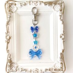 ビーズキーホルダー＊赤＊コレクトブック - メルカリ