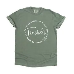 【送料無料】 Simply Sage Market レディース Tシャツ トップス The Influence Of A Good Teacher Circle Garment Dyed Tees Moss