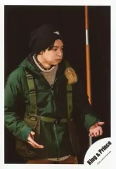 【中古】生写真(ジャニーズ) King ＆ Prince/岸優太/上半身/LIVE DVD＆Blu-ray「King ＆ Prince CONCERT TOUR 2020 ～L＆～」特典映像オフショット/公式生写真