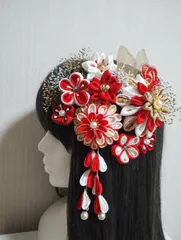 髪飾り白　髪飾り赤　色打掛髪飾り　成人式髪飾り　卒業式髪飾り　七五三髪飾り　振袖髪飾り　袴髪飾り