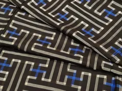 本場大島紬 龍郷 秋名バラ 通産大臣指定伝統的工芸品 正絹 反物 本場大島紬 龍郷 秋名バラ 通産大臣指定伝統的工芸品 正絹 反物 本場