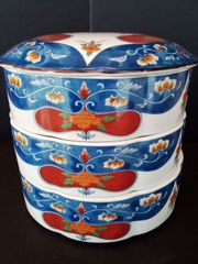 有田焼 龍峯窯 三段重 おせち器 お正月 蓋付き重ね鉢 古伊万里 色絵