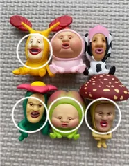 【４個セット】　こびとづかん おすわりマスコット 2 1 こびとずかん　こびと図鑑　小人図鑑　ガチャガチャ　カプセルトイ　ガシャポン　タカラコガネ　ガチャ　ホトケアカバネ　カクレモモジリ　シボリオオチチ　スモモノウチ　リトルハナガシラ　ベニキノコビト