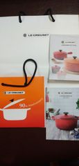 【中古】ルクルーゼ　紙袋２枚、カタログ２冊　ル・クルーゼ