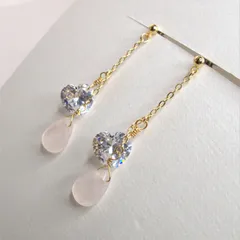 ローズクォーツとハートのキュービックジルコニアのスタッドピアス（チタン）　#64