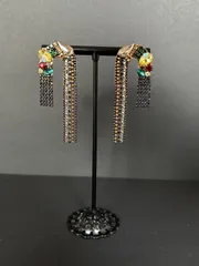 ゴージャスロングピアス フリンジ付き 個性派 大きめアクセ 韓国風 社交ダンス パーティーアクセサリー