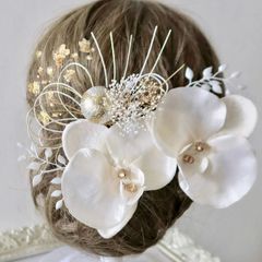 胡蝶蘭和装髪飾り シャンパンカラーの胡蝶蘭と白いリーフの髪飾り 結婚式 卒業式 成人式 七五三