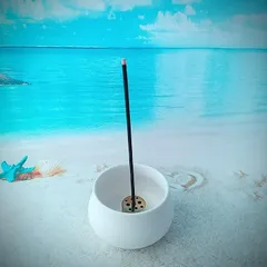 【新着商品】陶器製 おしゃれ お線香立て 香立て 和風 線香たて アロマ おしゃれ 香炉 ミニ仏壇 おこうたて インセンスホルダー 香皿 線香 お香立 ホルダー シンプル 線香立て お香置き 香台付き 癒しグッズ ヨガ お香立て 瞑想 リラックス (白)