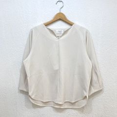 オペークドットクリップ OPAQUE.CLIP ★ブラウスのようなきれいな見た目が叶う★ UV袖口金ボタンキーネックトップス 【36／S】 オフホワイト 【ナチュラルなストレッチ感で着心地快適】【夏に嬉しいUVカット機能付き】 吸水速乾／洗濯機使用可能