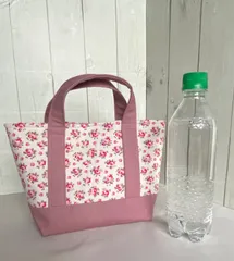三角マチのちっちゃいトートバッグ　小花柄