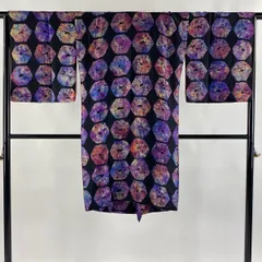 【美品】 道中着 身丈105cm 裄丈66cm M 和装コート 幾何学 黒 正絹 逸品 【中古】