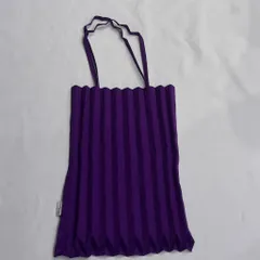 ISSEY MIYAKE me CUBEプリーツバッグ 廃盤品 アイテムのご紹介「CUBE PLEATS BAG」 – isseymiyake.com