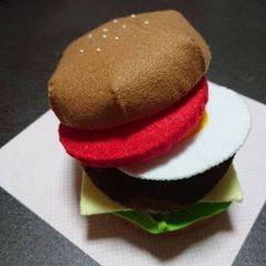 ボリュームたっぷりハンバーガー