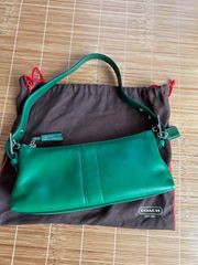 COACH レザーショルダーバッグ グリーン