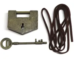 【中古】アクセサリー(非金属) [単品] エレンの鍵 「進撃の巨人 画集 FLY」 同梱特典