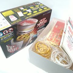 BEST HIT CHRONICLE カップヌードル 1/1 色分け済みプラモデル BAS5060591