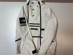 boutique　Supreme ホワイト ナイロンジャケット Supreme（ナイロンジャケット ・ ホワイト/白色系）のフリマ