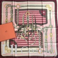 値下げ！HERMES　エルメス　カレ90　スカーフ  COACHING　コーチング　シルク100%　ボルドー　ローズピンク　グレー　ファッション小物　ブランド小物　バンダナ　ストール　【中古】【49476】