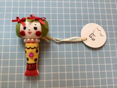 こけしのブローチ