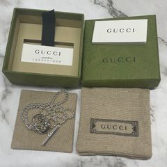 GUCCI インターロッキングGチャームとフラワーモチーフ　シルバー925 GUCCI インターロッキングGチャームとフラワーモチーフ シルバー925