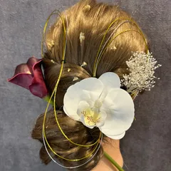 【金箔付き】胡蝶蘭髪飾り　成人式結婚式卒業式　和装髪飾り　前撮り　かすみ草　振袖　カラーリリー　ヘッドドレス　ヘアパーツヘアピン　フォトウェディング　着物