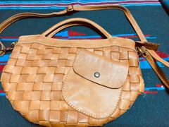 新品　ズッケロフィラート　本革　ショルダーバッグ　レザーバッグ　皮