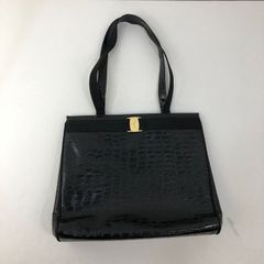 Salvatore Ferragamo サルヴァトーレフェラガモ ヴァラ 型押し レザー トートバッグ ブラック