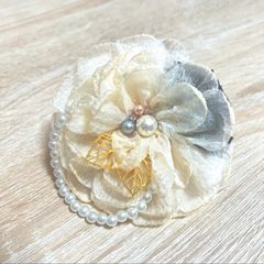 003 ハンドメイド コサージュ パール ビーズ　卒業式　卒園式　入学式　入園式　オーガンジー  クリーム