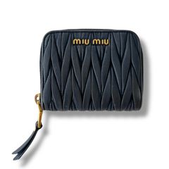 6/22迄の出品❗️新品MIU MIUマテラッセ 二つ折り財布 ブルー