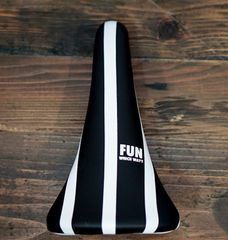 FUN STRIPE Saddle