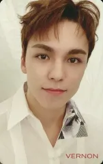 【中古】コレクションカード(男性) SEVENTEEN/VERNON(バーノン)/バストアップ・衣装白・両手下げ・背景白/CD「JAPAN 2ND MINI ALBUM『24H』」Loppi・HMV特典オリジナルスペシャルフォトカード 第1弾