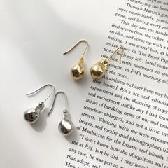 ピアス 両耳用 メタル ボール 小ぶり シンプル 個性的 真鍮 オフィス オフィスカジュアル レディース ジュエリー アクセサリー 韓国アクセサリー 281P シースキー【seasukii】