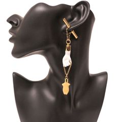 クロエ ピアス イヤーアクセサリー ハンド ボディ チェーン メタル 白 ホワイト white 金 ゴールド gold Chloe