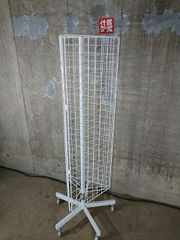 3面回転ネット什器 1 三角ネット什器ロングタイプ 可動式 2495-569 ストアエキスプレス コクヨ ディスプレイ 中古 什器 中古什器 什器デポ