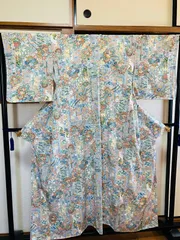 着物 小紋 正絹 / 薄い青色系 / 草花文 御所車 松竹梅 / 身丈約149cm 裄丈約63.5cm 袖幅約48.5cm 後幅30cm 前幅23cm TCS着物 W18