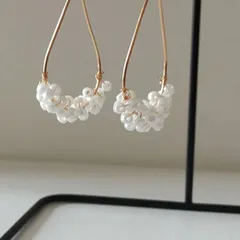 NO285　ホワイトビーズフックピアス