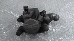 トリシティ125　SEC1J-003xxx　の フロントブレーキキャリパ　左:#1741744618のサムネイル