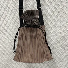 【定番人気得価】美品PLEATS PLEASE 巾着 バッグ ポーチ　イッセイミヤケ バッグ