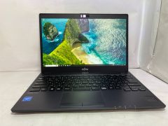 [中古パソコン] LIFEBOOK U937/P (FMVU08003)