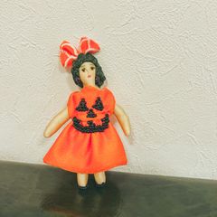 ハンドメイド ミニチュア 人形 ドールチャーム ミナペルホネン