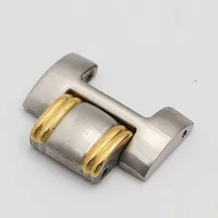 H様　GUCCI ゴールド/シルバー 稼働中 電池交換済 美品 9040M GUCCI 9040M 電池交換メンテナンス