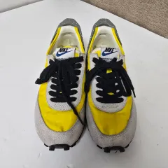 NIKE(ナイキ) UNDERCOVER(アンダーカバー) デイブレイク ブライト シトロン ( 225 ）のサムネイル