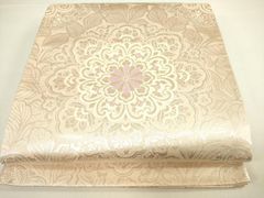 アイボリー 正絹(一部銀糸) 花唐草に丸文 古典文様 六通柄 袋帯 美品 楽天市場】平和屋着物◎六通柄袋帯 唐織 舞蝶花唐草文 黒地 金