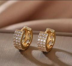 ピアス