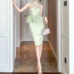 花柄レースにフリルが可愛い ペプラム タイトドレス