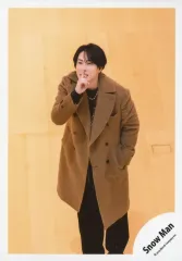 【中古】生写真(STARTO) Snow Man/宮舘涼太/膝上/シングル「LOVE TRIGGER / We’ll go together」MV＆ジャケ写オフショット/公式生写真