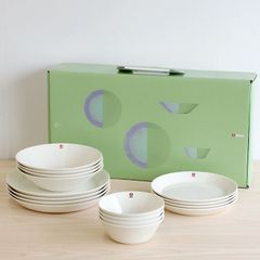 新品 イッタラ(iittala) ティーマ(Teema) ホワイト 46153 16点 スターターセット 箱入(プレート21cm×4/プレート26cm×4/ボウル15×4/ボウル21cm×4) お皿 ギフト 結婚祝い プレゼント 贈り物 ギフトセット