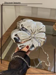 バッグ レディース ドレスバッグ 金属調の花形イブニングクラッチバッグ、結婚式やパーティーのフォーマルドレスのアクセサリー、小銭入れ、アクセサリーポーチ、取り外し可能なチェーンストラップ付き、女性へのおしゃれなプレ