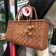 【極美品】母の日ギフトに最適 職人手作り 山葡萄かごバッグ 高品質 手編みカゴ おしゃれ 贈り物・プレゼントにもおすすめ 新品未使用