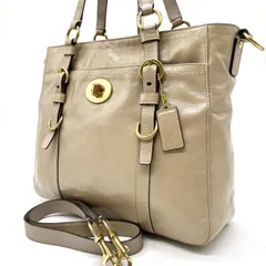 ?美品? COACH コーチ 2way ショルダーバッグ トートバッグ ターンロック バックル ゴールド金具 チャーム A4収納 大容量 肩掛け レザー ベージュ 肌色